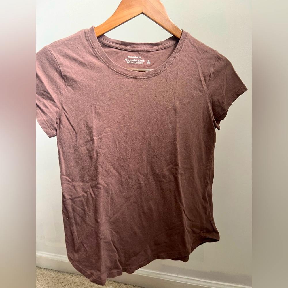 A&F knotted tshirt